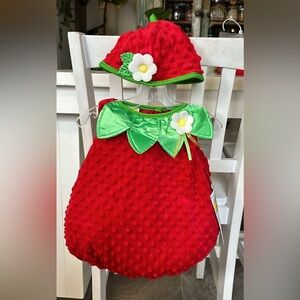 12m baby girl or boy Strawberry Halloween costume absolutely adorable NWT